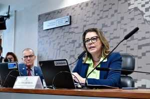 No dia Internacional da Mulher (8), CMA elege Leila Barros como presidente