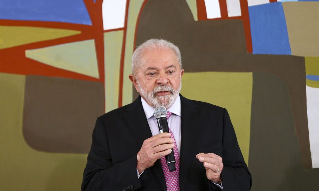 Lula e Rei Charles III conversam sobre preservação do meio ambiente