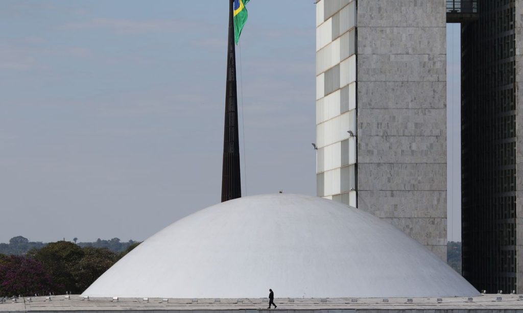 Senado, Carbono